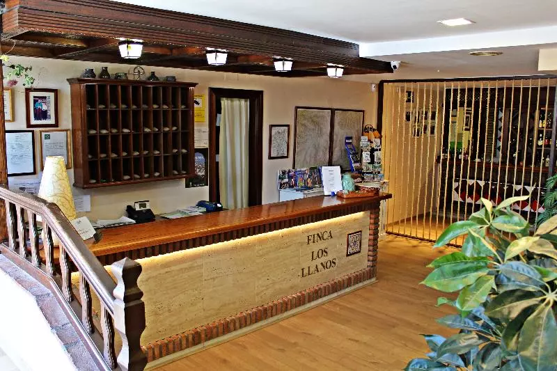 Отель Finca Los Llanos