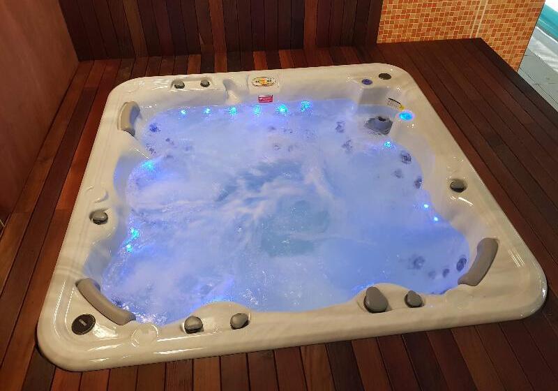 هتل Intelier Orange