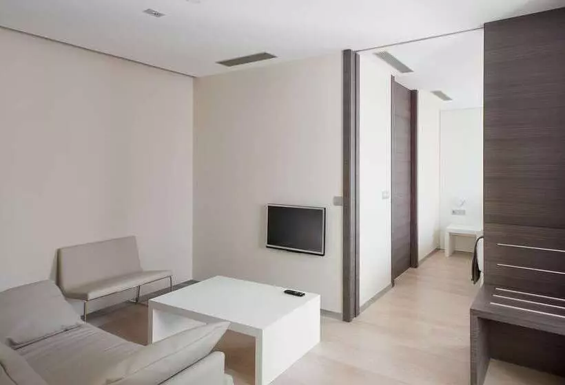 酒店 NH Castellon Mindoro