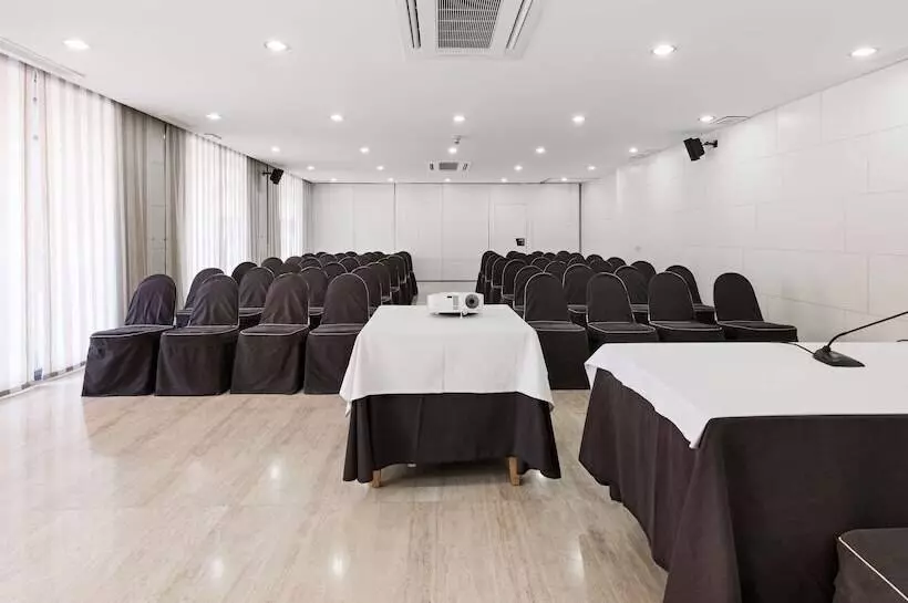 酒店 NH Castellon Mindoro