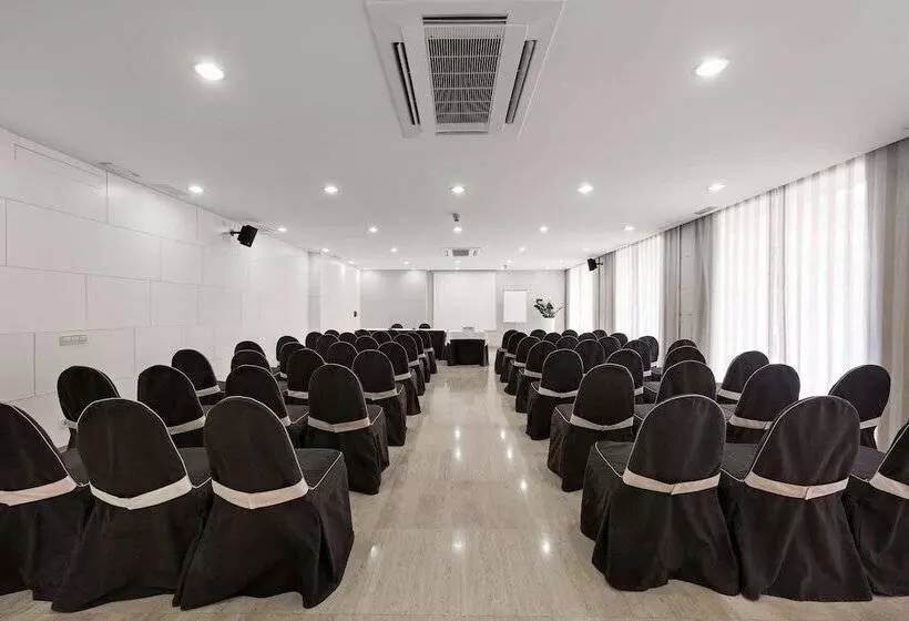 酒店 NH Castellon Mindoro