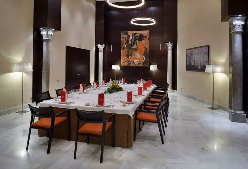 Otel NH Collection Victoria