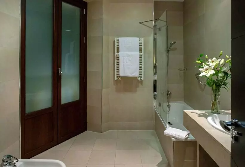 Otel NH Collection Victoria