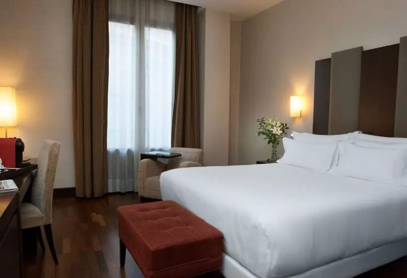 Otel NH Collection Victoria