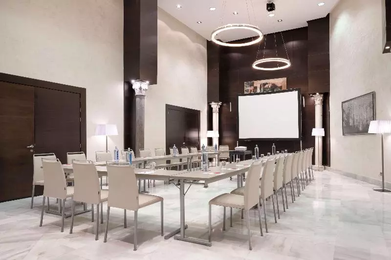 Otel NH Collection Victoria