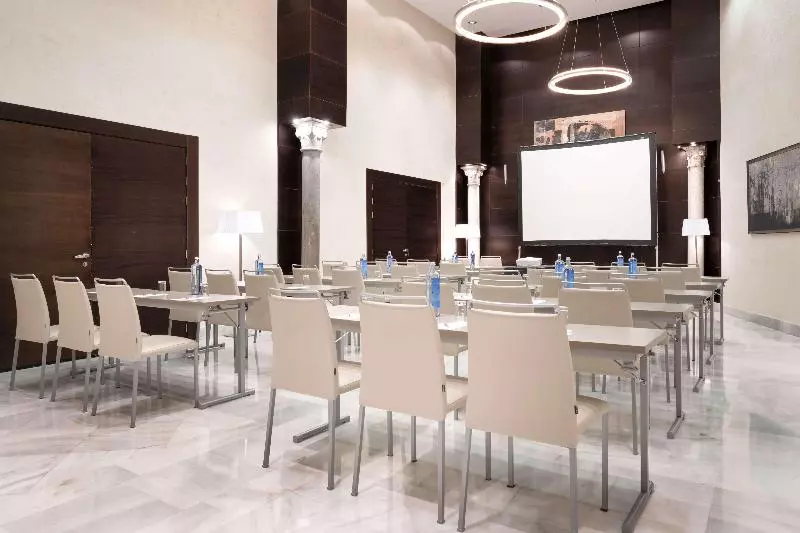 Otel NH Collection Victoria