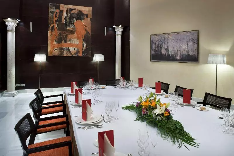 Otel NH Collection Victoria