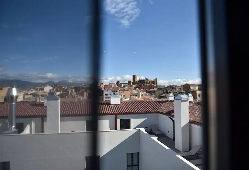 هتل Pedro I de Aragon 4* Sup