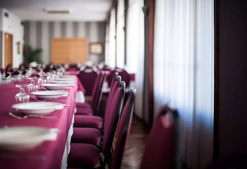 בית מלון כפרי Unzaga Plaza