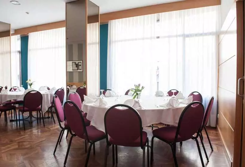 בית מלון כפרי Unzaga Plaza