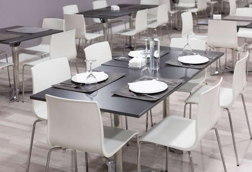 هتل Familia Conde