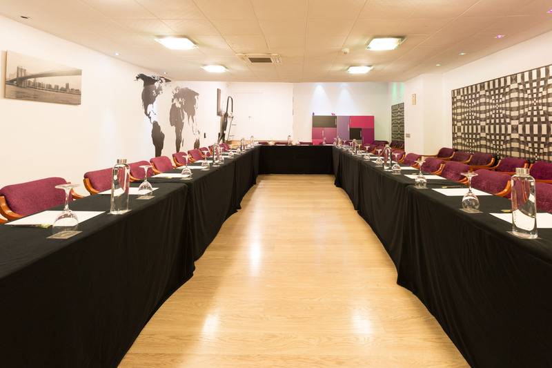 هتل Familia Conde