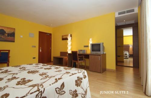 هتل Ciudad De Haro