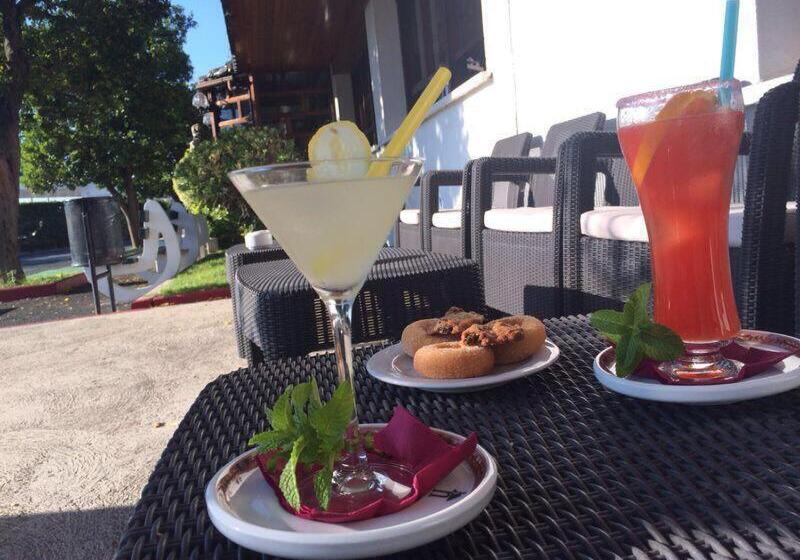 هتل Ciudad De Haro