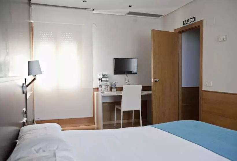 ホテル Don Carlos