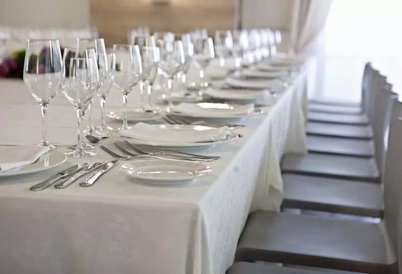 ホテル Don Carlos