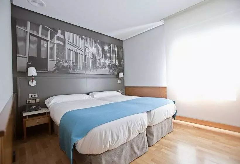 ホテル Don Carlos