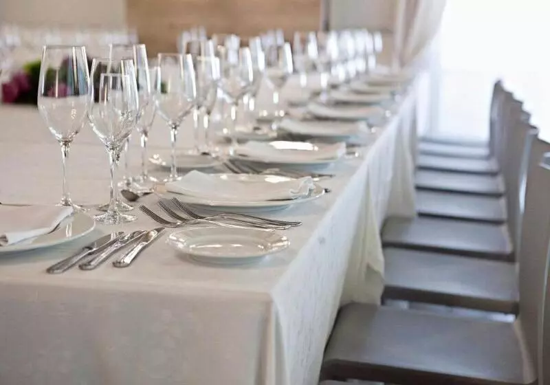 ホテル Don Carlos