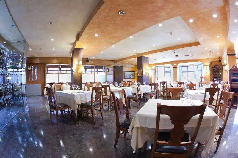 ホテル Don Carlos