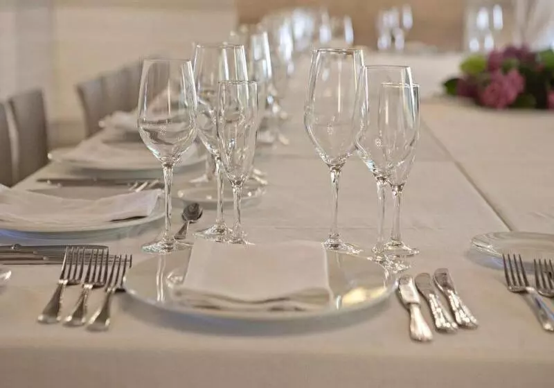 ホテル Don Carlos