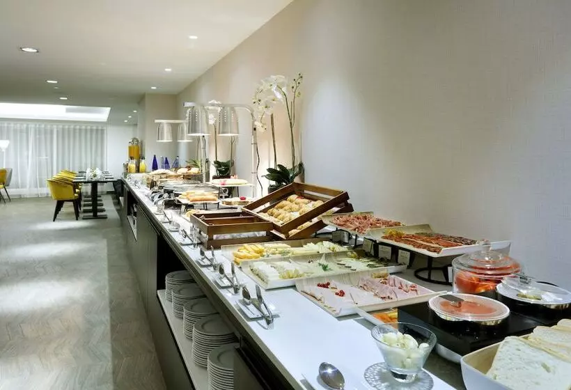 فندق Eurostars Madrid Gran Via