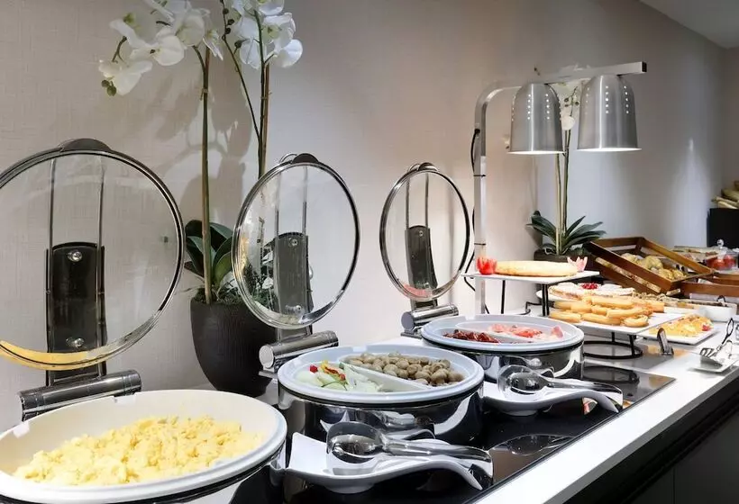 فندق Eurostars Madrid Gran Via