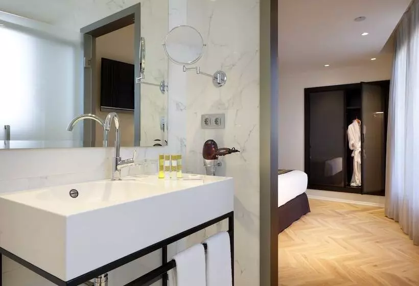 ホテル Eurostars Madrid Gran Via