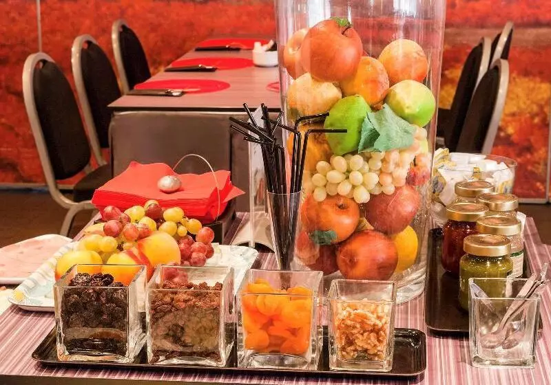 Отель Ibis Styles La Rioja Arnedo