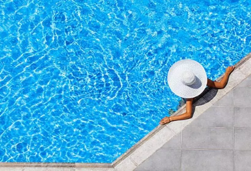 Отель Los Delfines