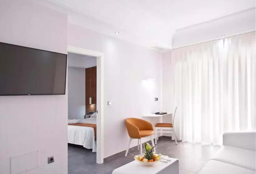 Отель Los Delfines