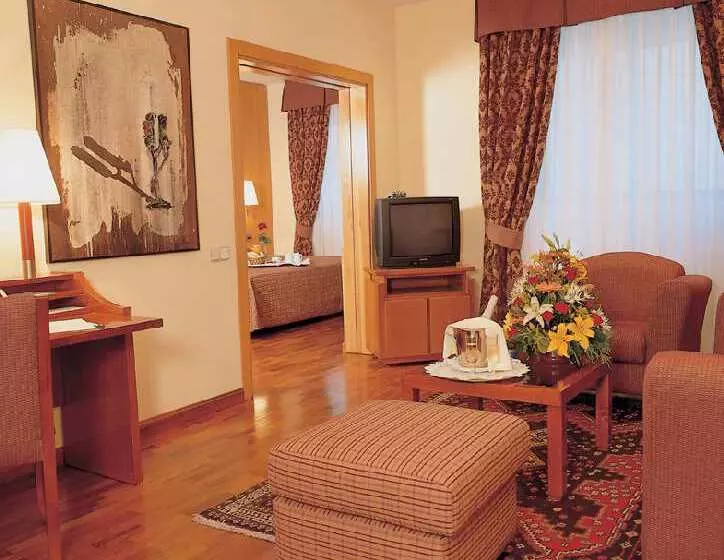 酒店 NH Madrid Príncipe De Vergara