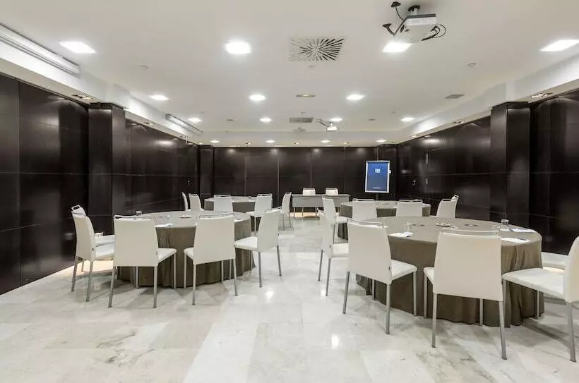 酒店 NH Madrid Príncipe De Vergara