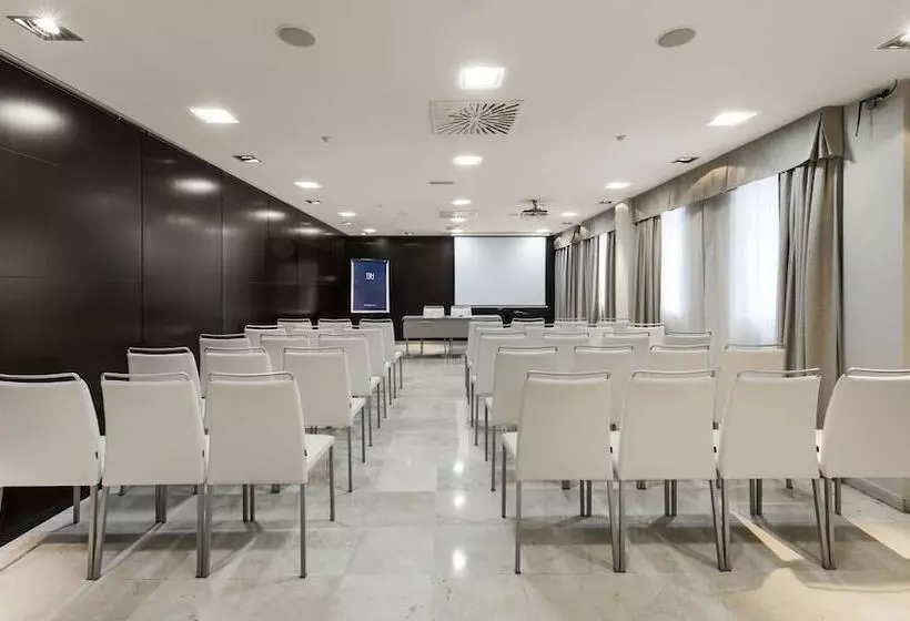 酒店 NH Madrid Príncipe De Vergara