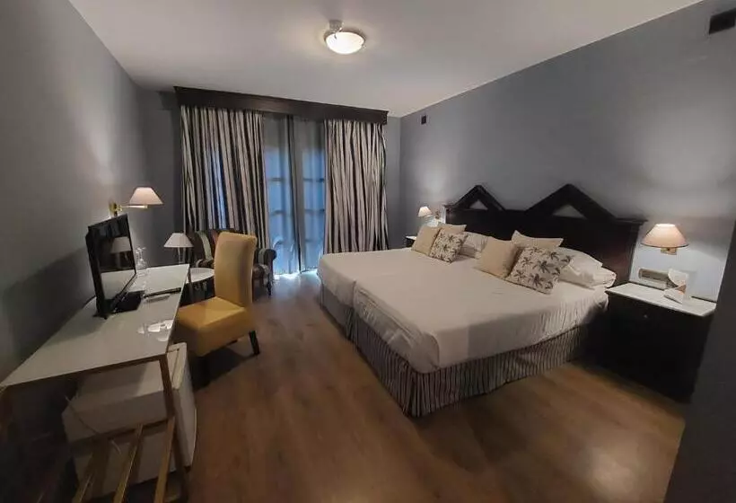 فندق Rl Ciudad De Ubeda