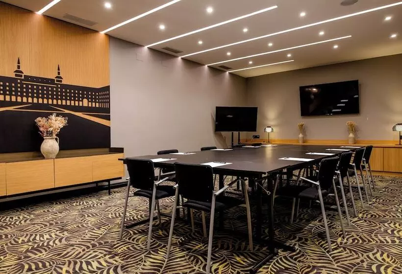 Motel One Madridplaza De España