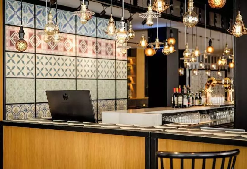 Motel One Madridplaza De España