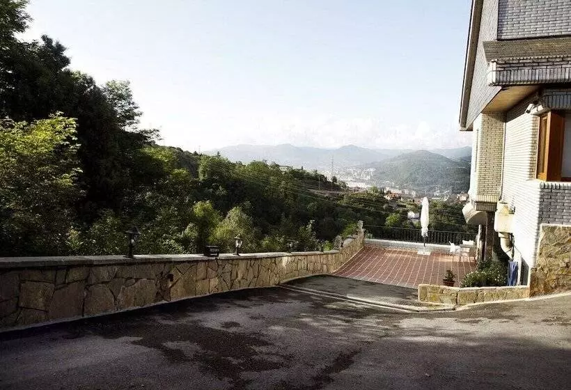 Отель Artxanda Bilbao, Parking Gratuito En El Exterior