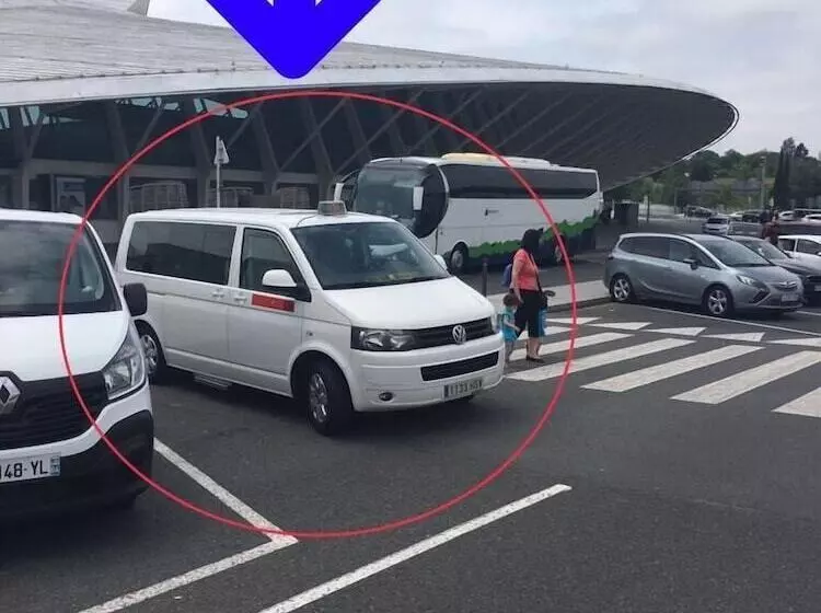 Отель Artxanda Bilbao, Parking Gratuito En El Exterior