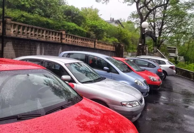 Отель Artxanda Bilbao, Parking Gratuito En El Exterior