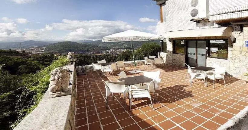 Отель Artxanda Bilbao, Parking Gratuito En El Exterior