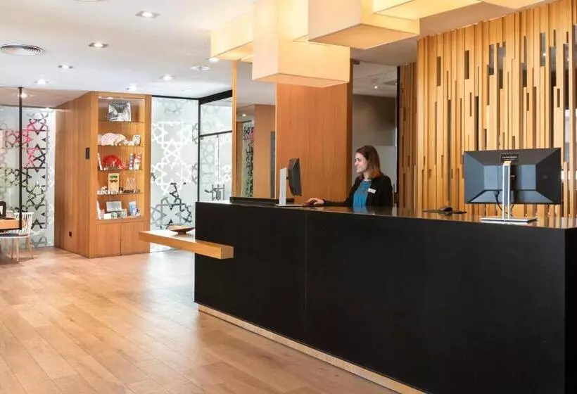 هتل Catalonia Giralda