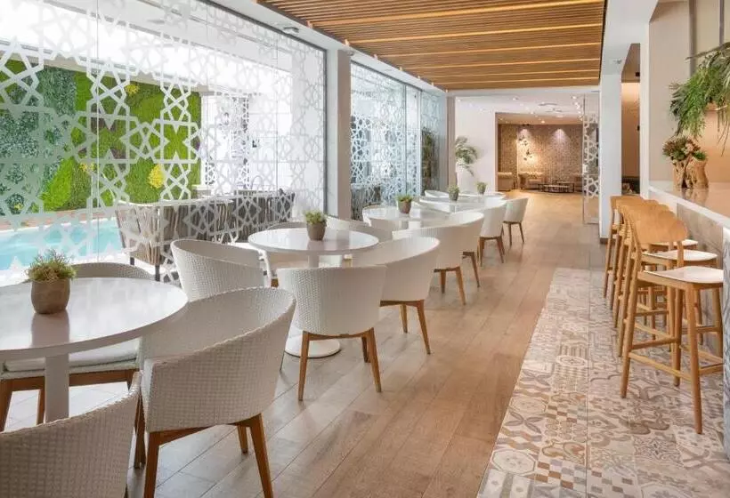 هتل Catalonia Giralda