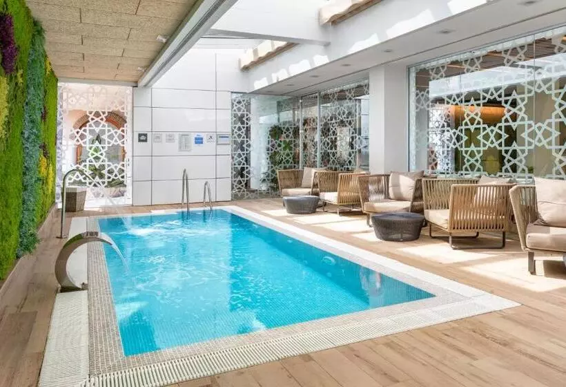 هتل Catalonia Giralda