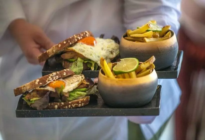 בית מלון כפרי El Fuerte Marbella