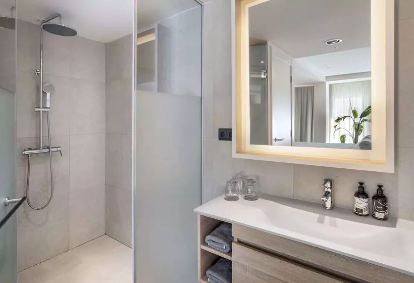 Отель Innside By Meliá Zaragoza