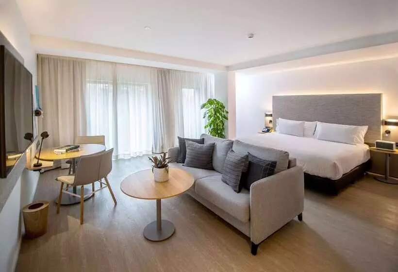 Отель Innside By Meliá Zaragoza