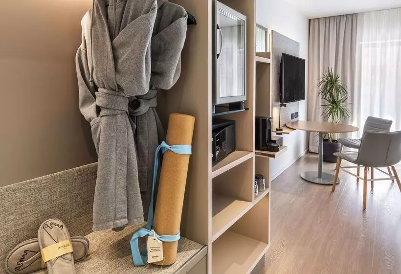 Отель Innside By Meliá Zaragoza