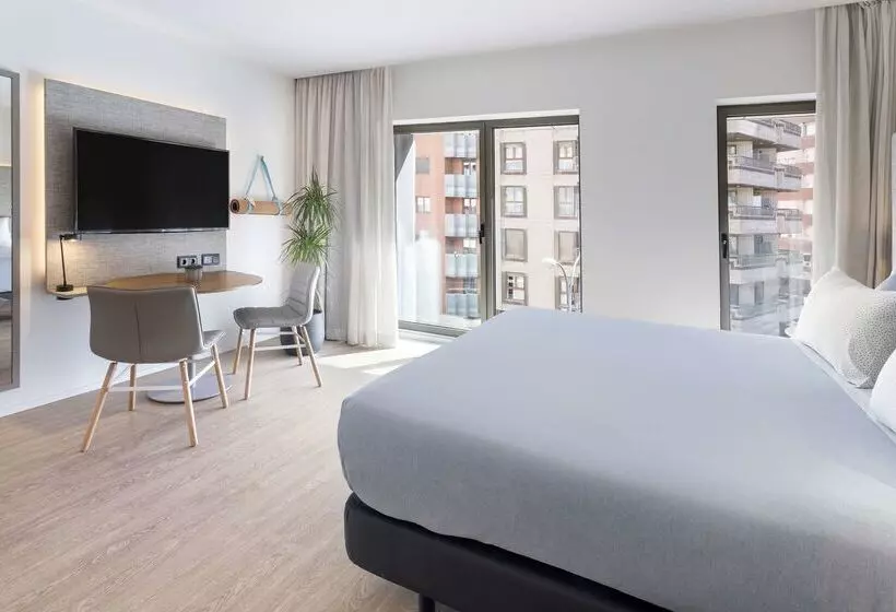 Отель Innside By Meliá Zaragoza