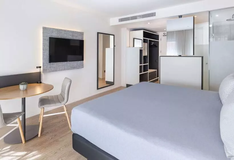 Отель Innside By Meliá Zaragoza