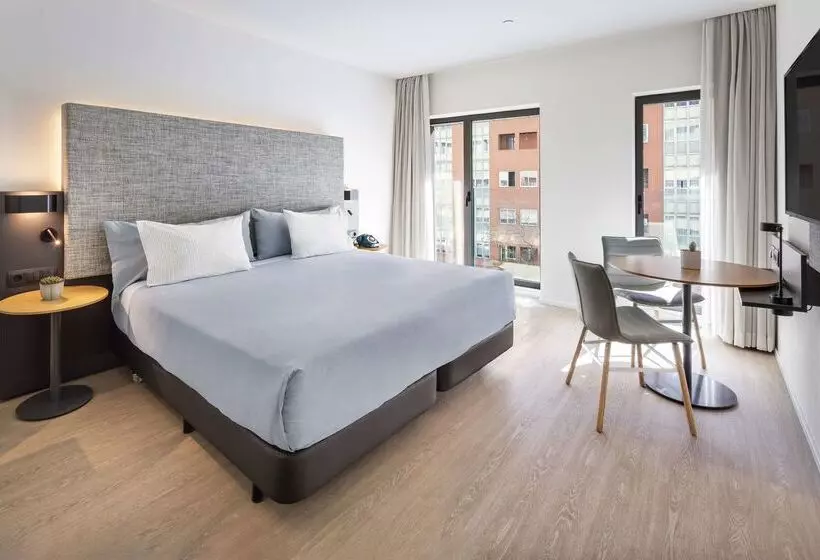 Отель Innside By Meliá Zaragoza